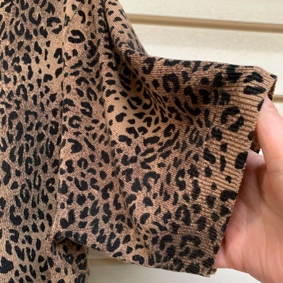 Camille Claude leopard print short sleeved top, crew neck, great condition, XL - Picture 3 of 7
